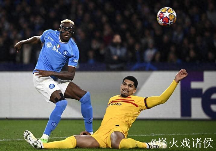 欧冠-莱万破僵局奥斯梅恩扳平 巴萨1-1那不勒斯